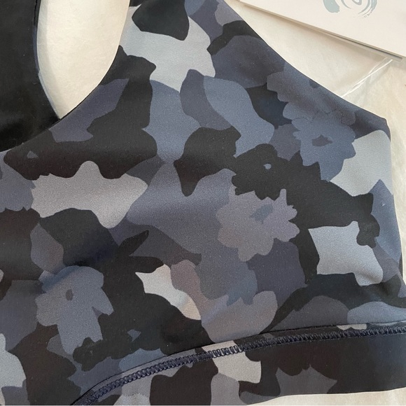 Johnny Was Calme Endurance Sports Bra - Picture 2 of 7